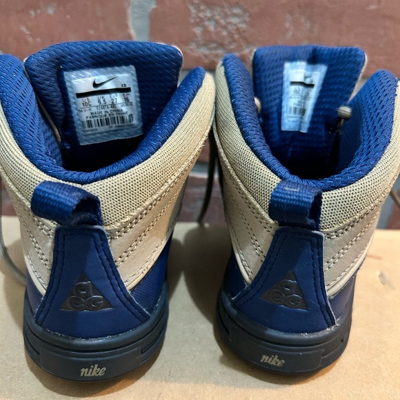 Nike little boys (toddler) duck style boots size US 10C (child) like new! - Picture 6 of 7